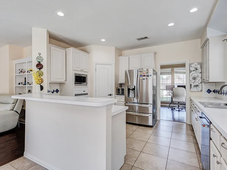 2816 Lakehollow Ln — Photo 14
