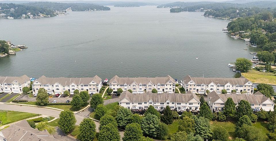 1st image of 28 Lakeshore Dr