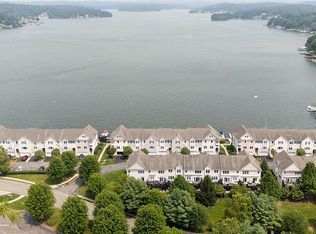 28 Lakeshore Dr, Mount Arlington, NJ