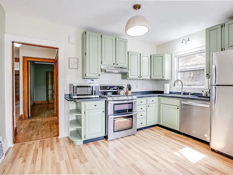 1033 Riverside Dr — Photo 11