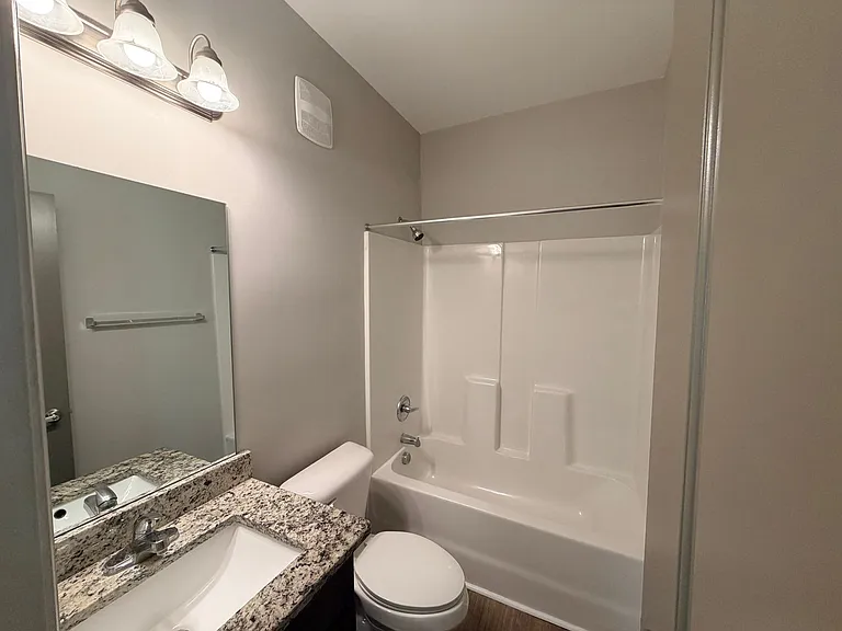1023 W Gordon St #B3 — Photo 30
