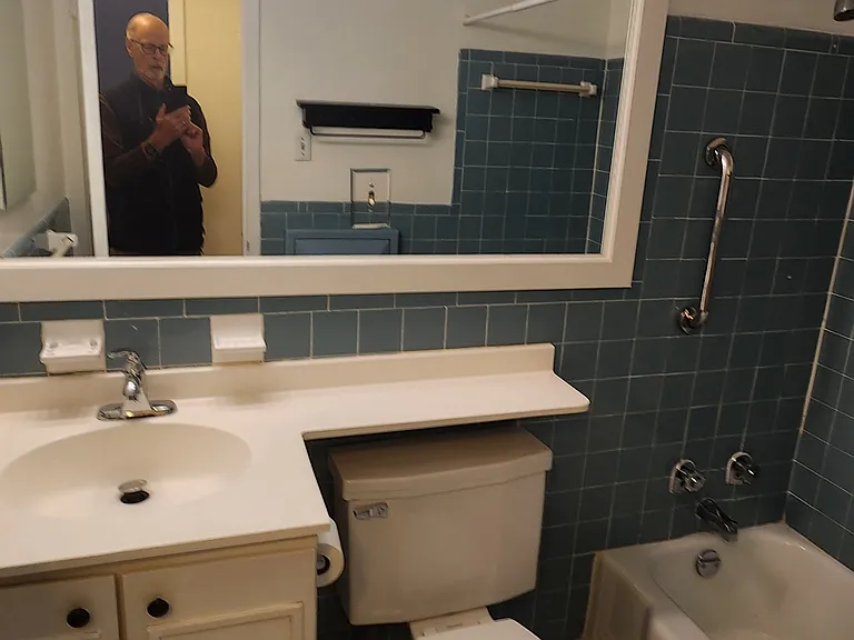 200 N Maple Ave #101 — Photo 15