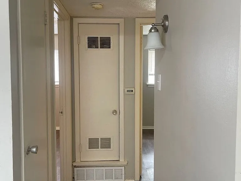 U of M Area - Southernwood Apartments — Photo 21