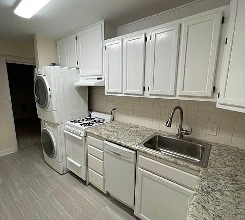 3rd image of 2 Little Brook Ln