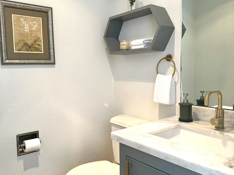 410 13th Ave E #Penthouse 3 — Photo 27
