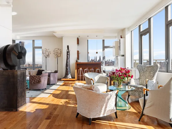 100 Jay Street image 8 of 23