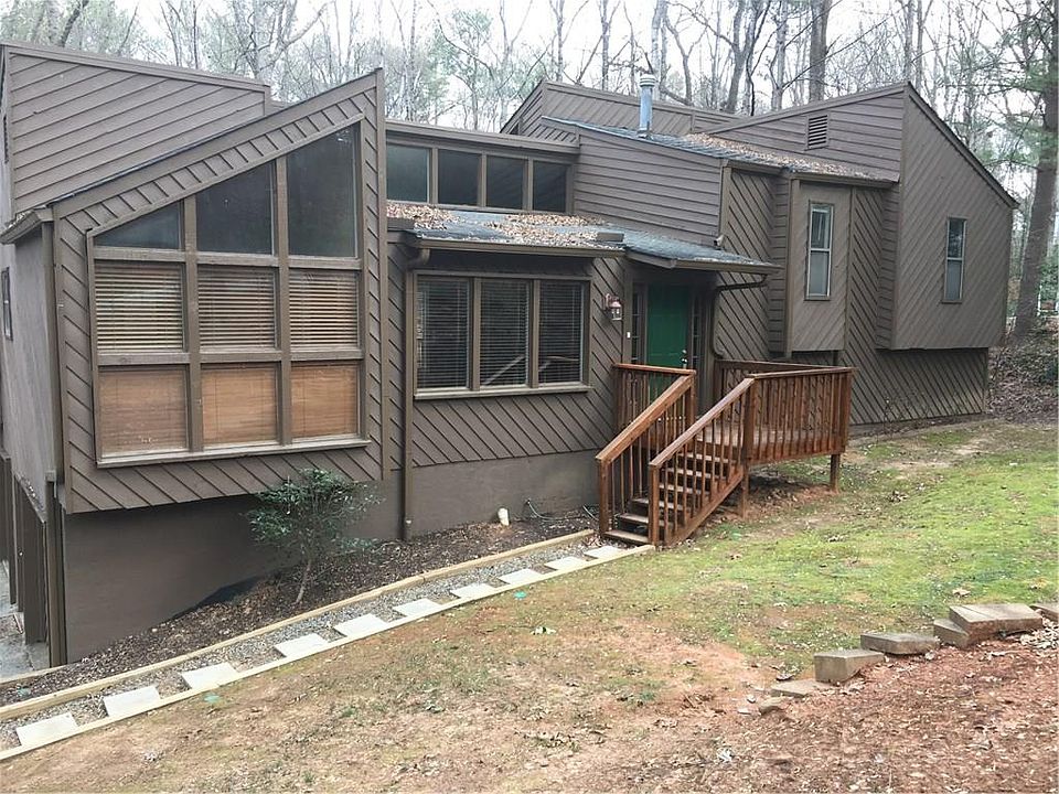 1st image of 1825 Cedar Cliff Dr SE