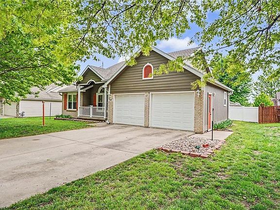 2nd image of 556 Brentwood Dr