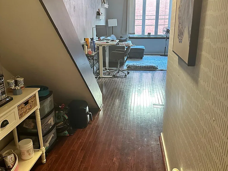 325 S Highland Ave — Photo 3