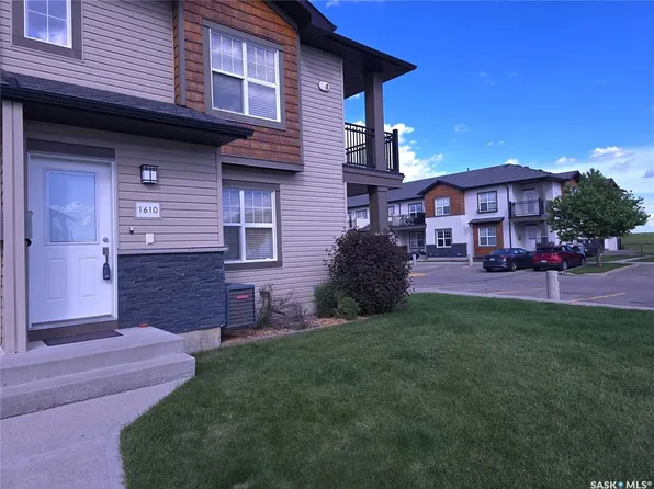 UNIT 1610-1015 Patrick CRESCENT, Saskatoon, SK S7W 0M3