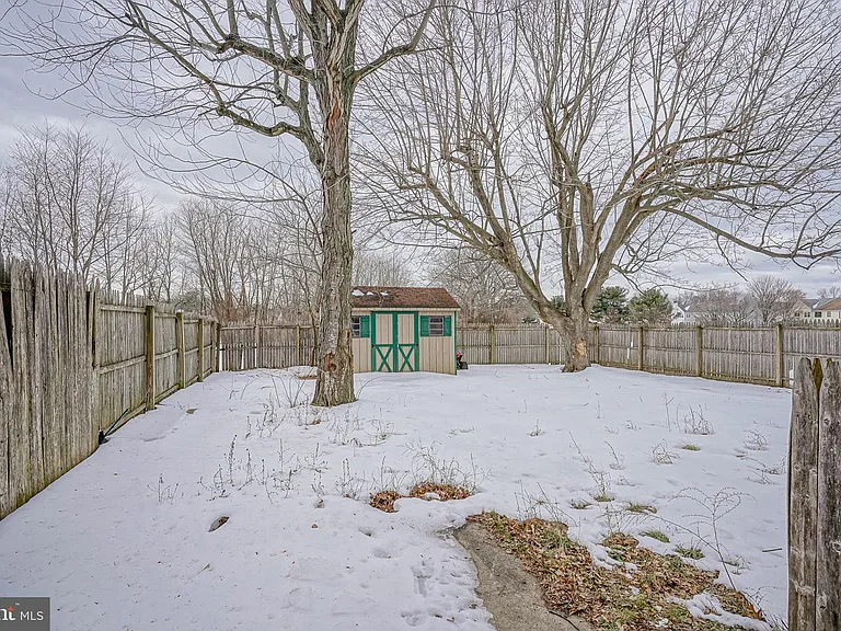 117 Chaucer Rd — Photo 20