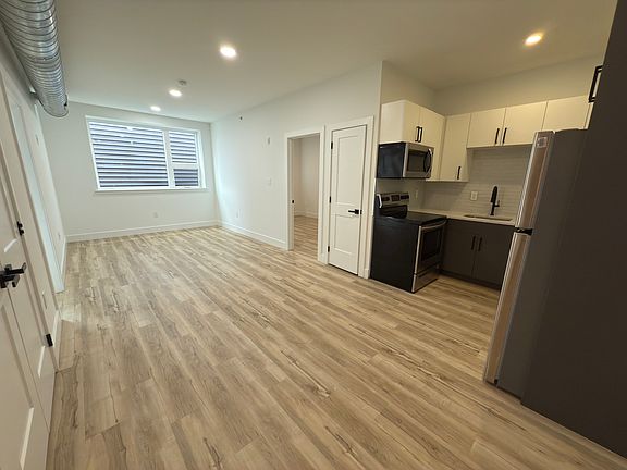 2nd image of 1841 Hartranft St #205