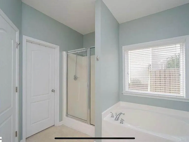 109 Paqcolet Dr — Photo 5