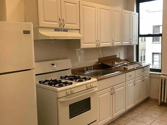 5th image of 30-74 45th St #3L