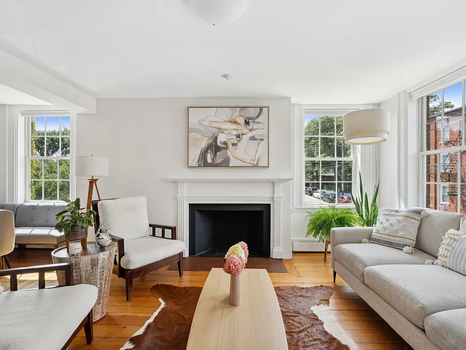 32 Pleasant St #2