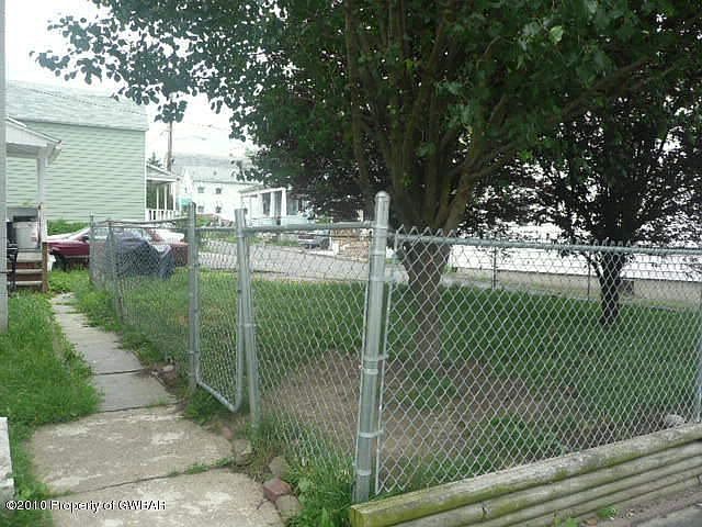 2nd image of 16 Griffith Ln