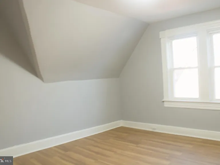 936 Carteret Ave — Photo 26