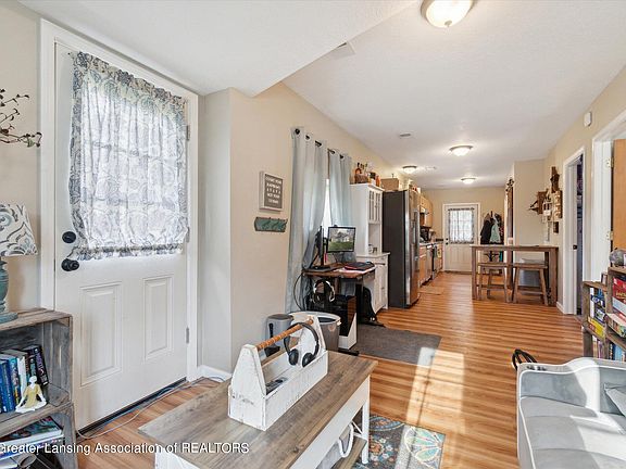 3rd image of 15486 Outer Dr