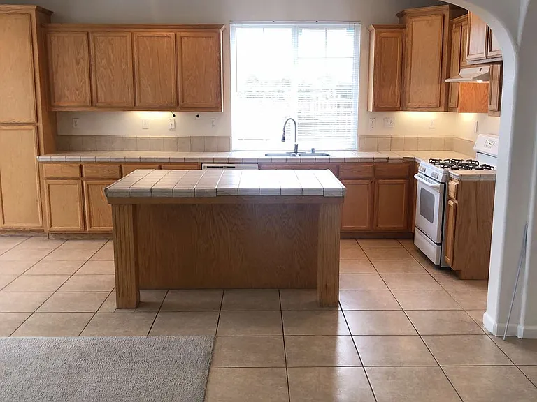 1952 Lonnie Beck Way — Photo 14