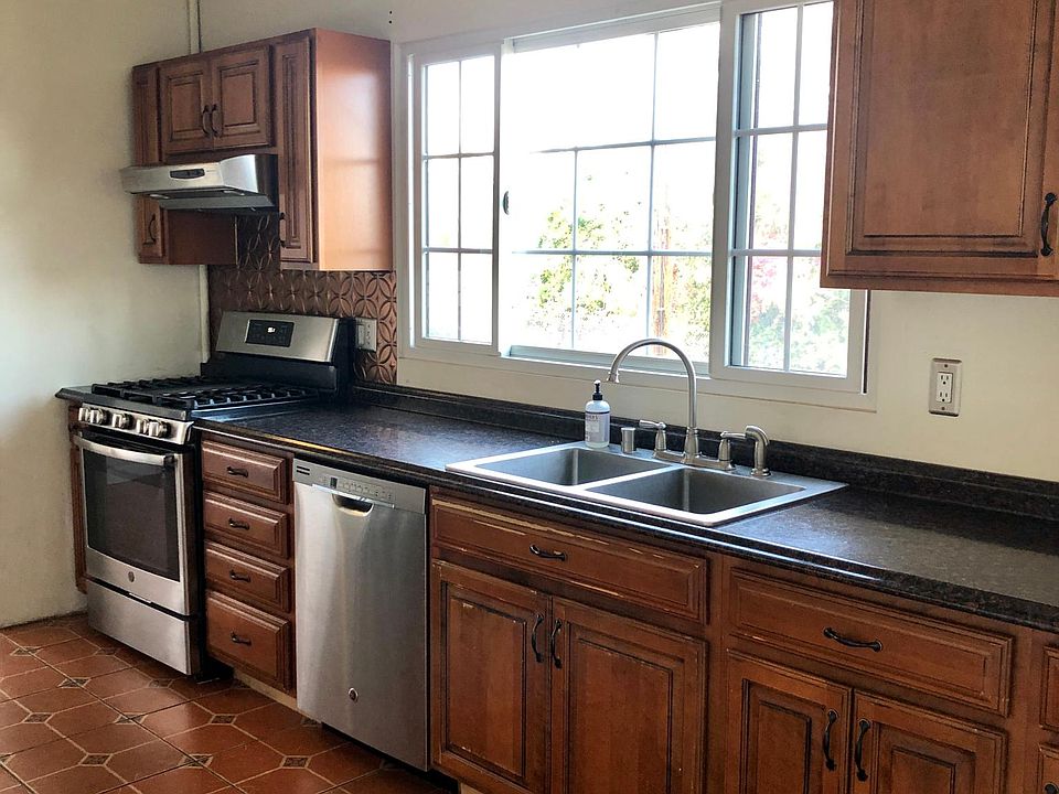 1st image of 2834 K St