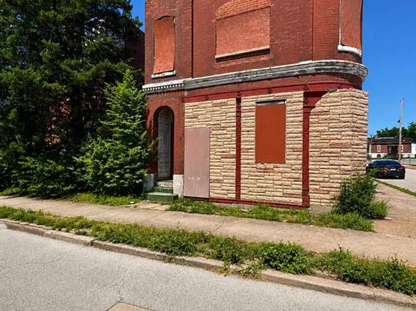 1927 Annie Malone Dr, Saint Louis, MO 63113