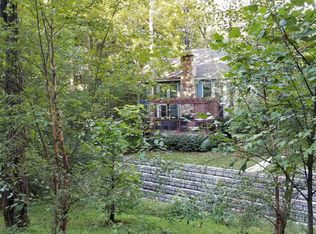 2509 Phoenix Hill Dr, Louisville, KY 40207