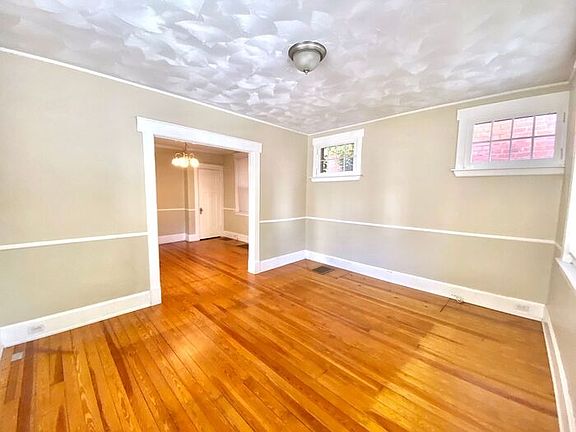 3rd image of 3740 Isabella Ave