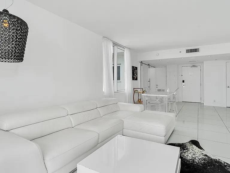 1100 West Ave #1102 — Photo 15