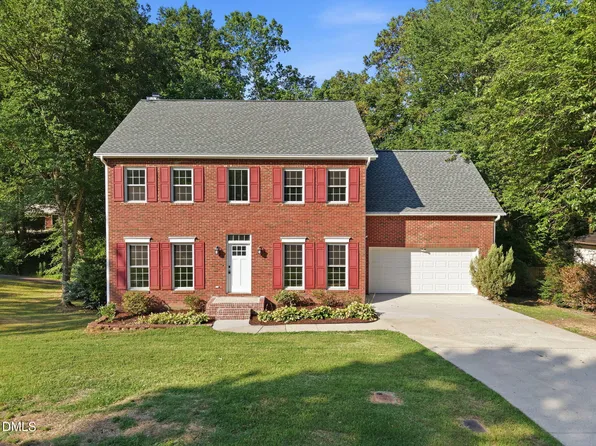 108 Rock Pointe Ln, Cary, NC 27513
