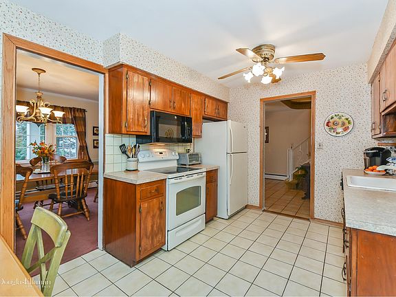 3rd image of 63 Schneider Ln