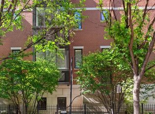 446 W Superior St, Chicago, IL 60654