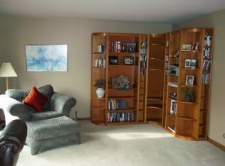 460 Bristol Way, Cary, IL 60013