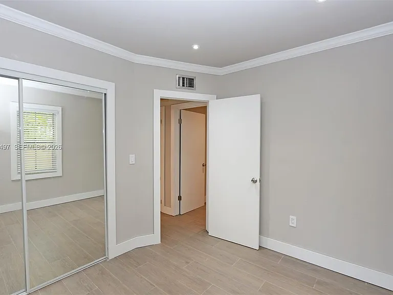 3375 Franklin Ave #D — Photo 12