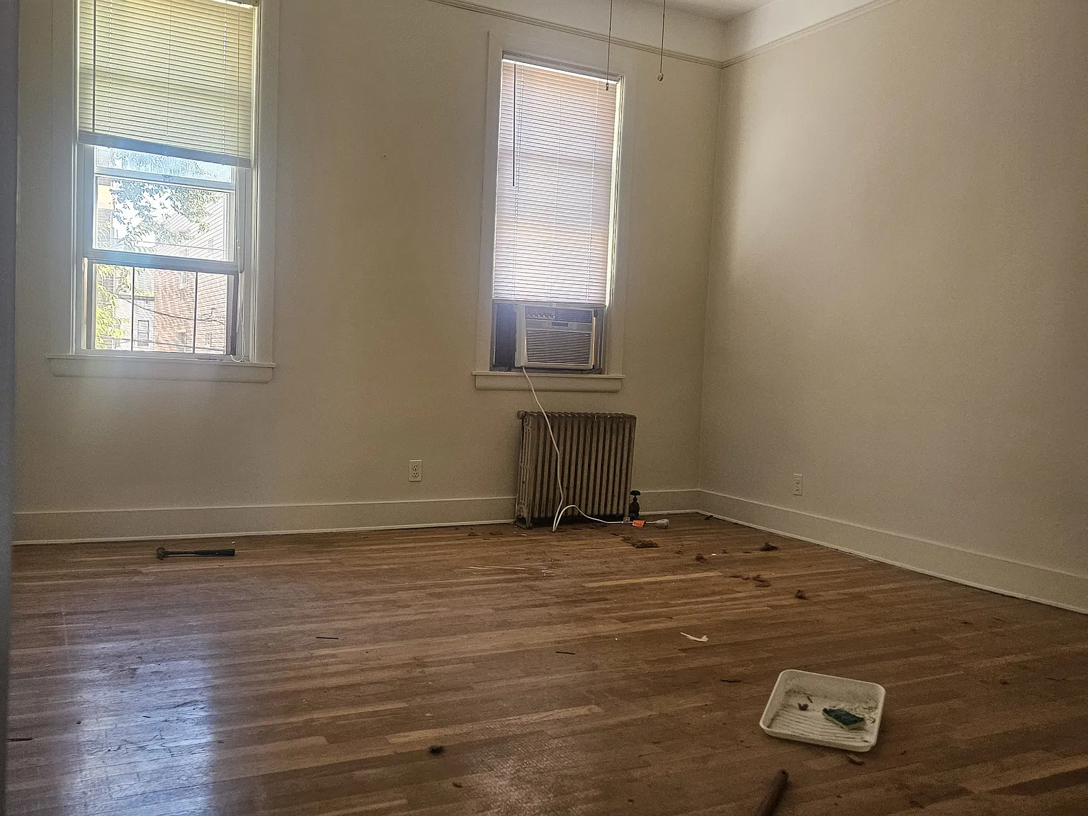 28-44 42nd Street — Photo 1