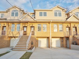 30 Bamberger Ln, Staten Island, NY 10312