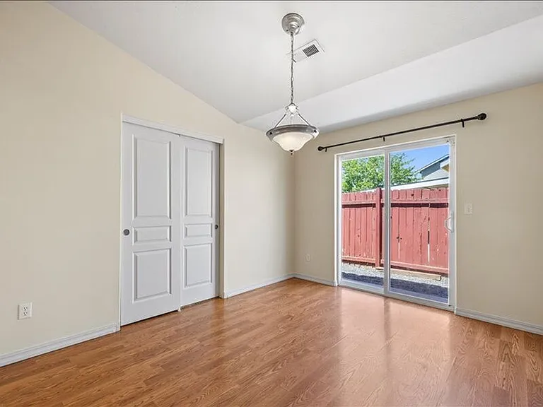 5708 Ochoco Ln — Photo 10
