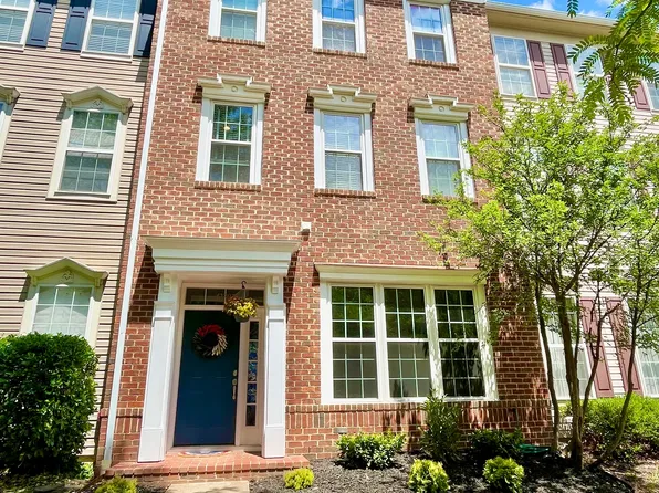 42792 Cedar Hedge St, Chantilly, VA 20152