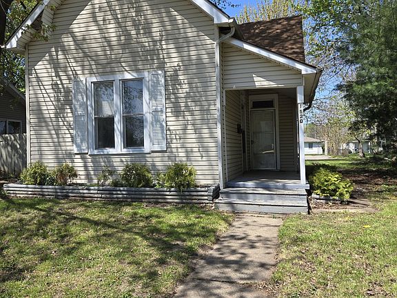 3rd image of 1120 W 4th St