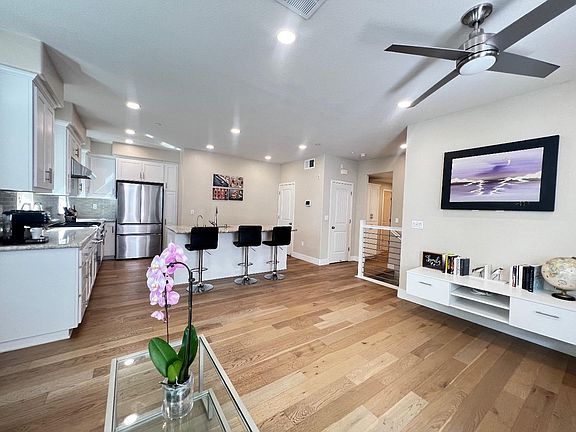 5th image of 295 Baja Rose St