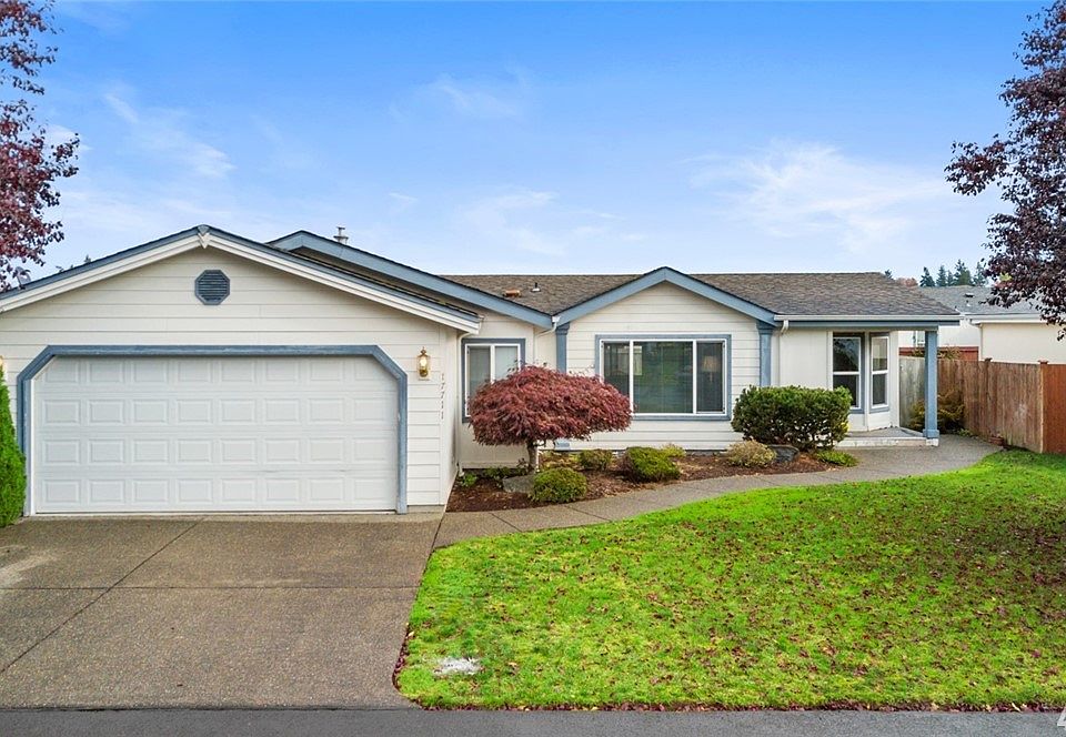 Enjoy living in this 55+ Gated Community!
