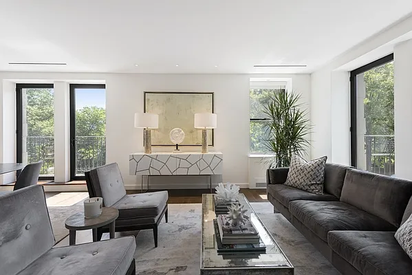 Sold by Nest Seekers International | media 9