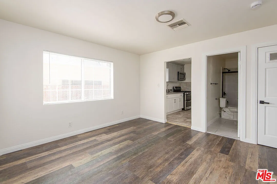 4 bed, 2.0 bath, 1200 sqft, $3,895 — Photo 4