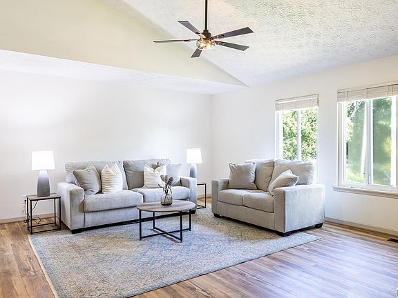 5th image of 1206 Louise Dr SE