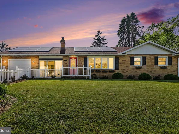 1918 Douglas Dr, Carlisle, PA 17013