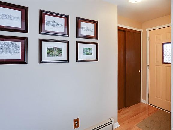 4th image of 154 Rockdale Dr