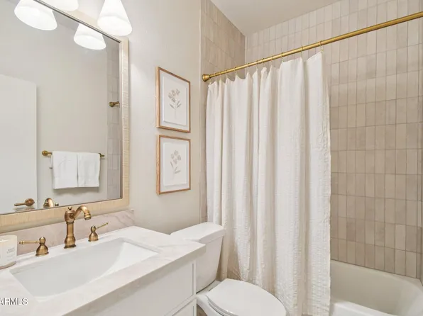 830 E BRUCE Avenue, Gilbert, AZ 85234