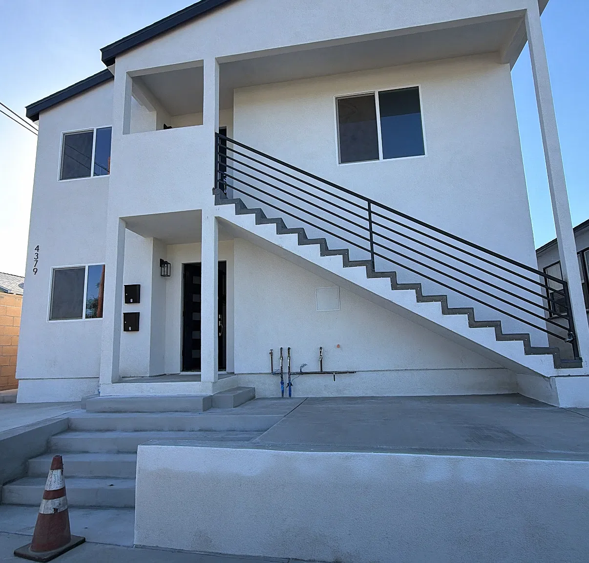 3 bed, $3,900 — Photo 1