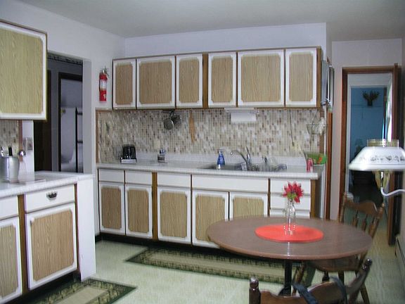 4th image of 19 W Cookingham Dr