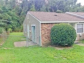 2nd image of 2653 Chateau Ln