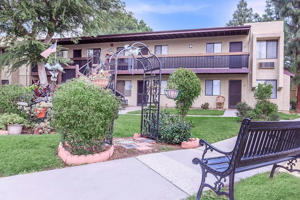 Heritage Park Alta Loma 55+ — Photo 2